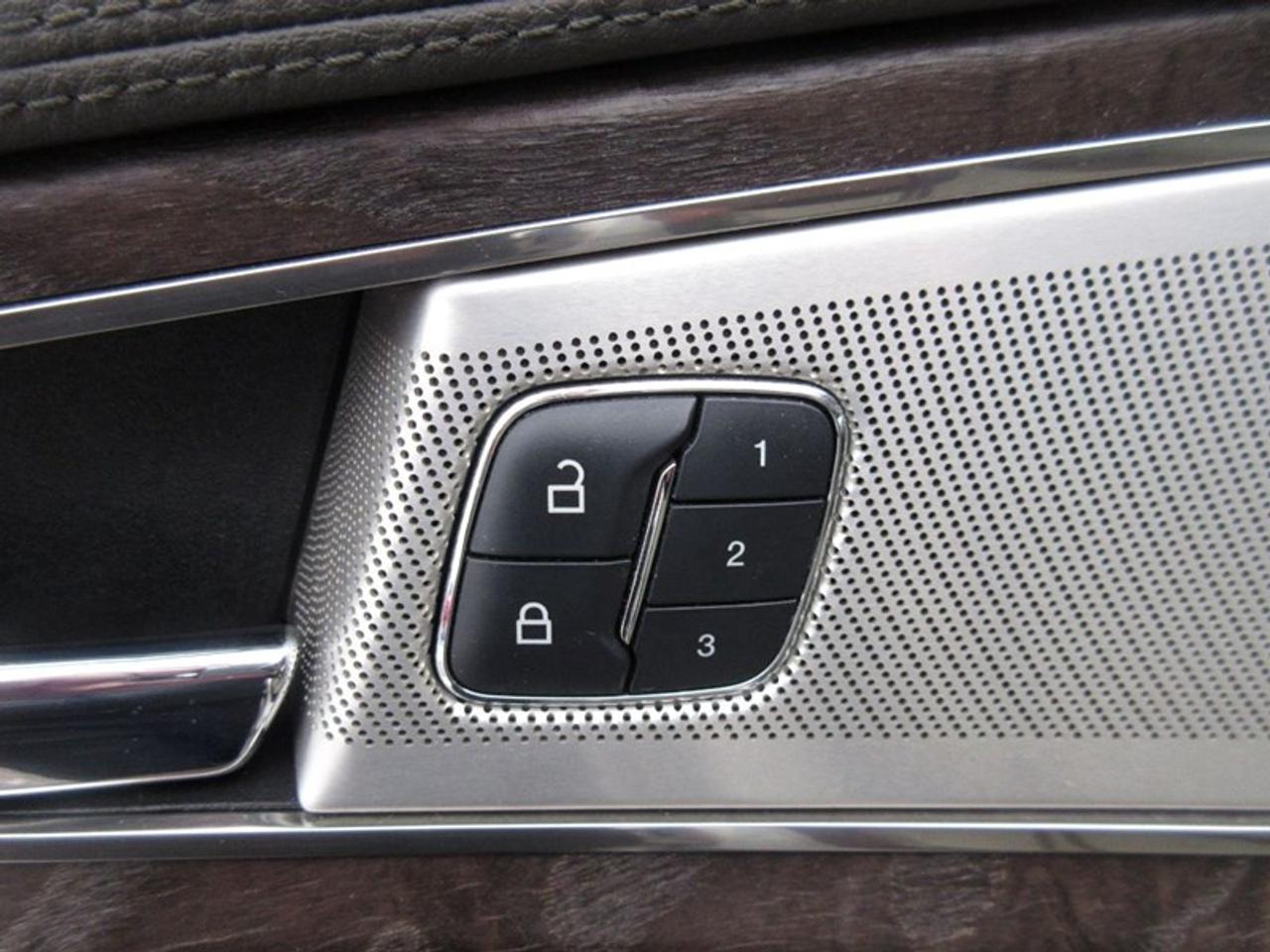 2016 Lincoln MKX Reserve Photo