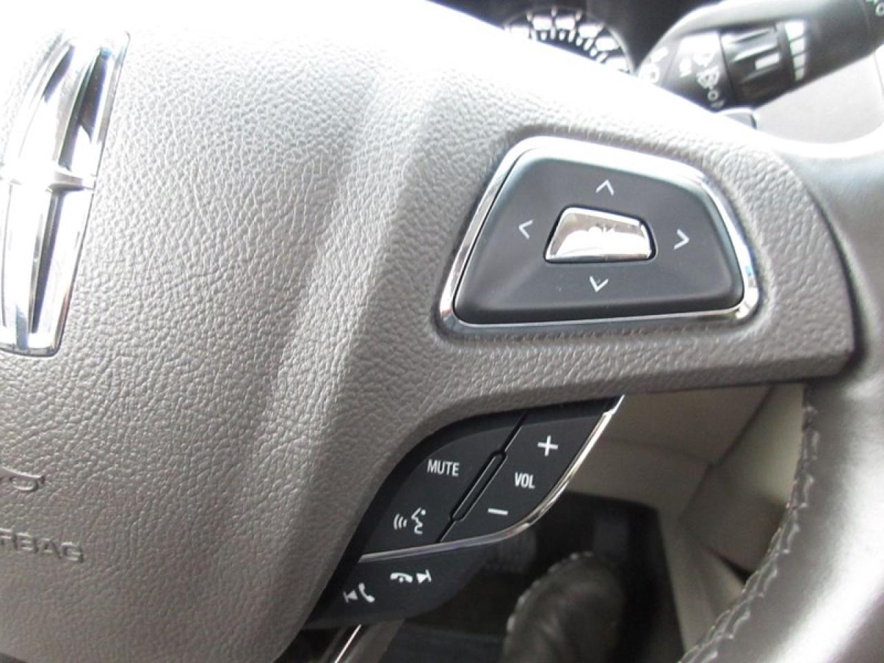 2016 Lincoln MKX Reserve Photo