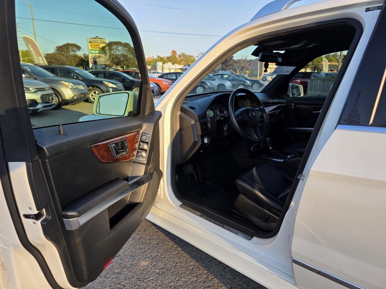 2012 Mercedes-Benz GLK LEATHER | 4-MOTION AWD Photo