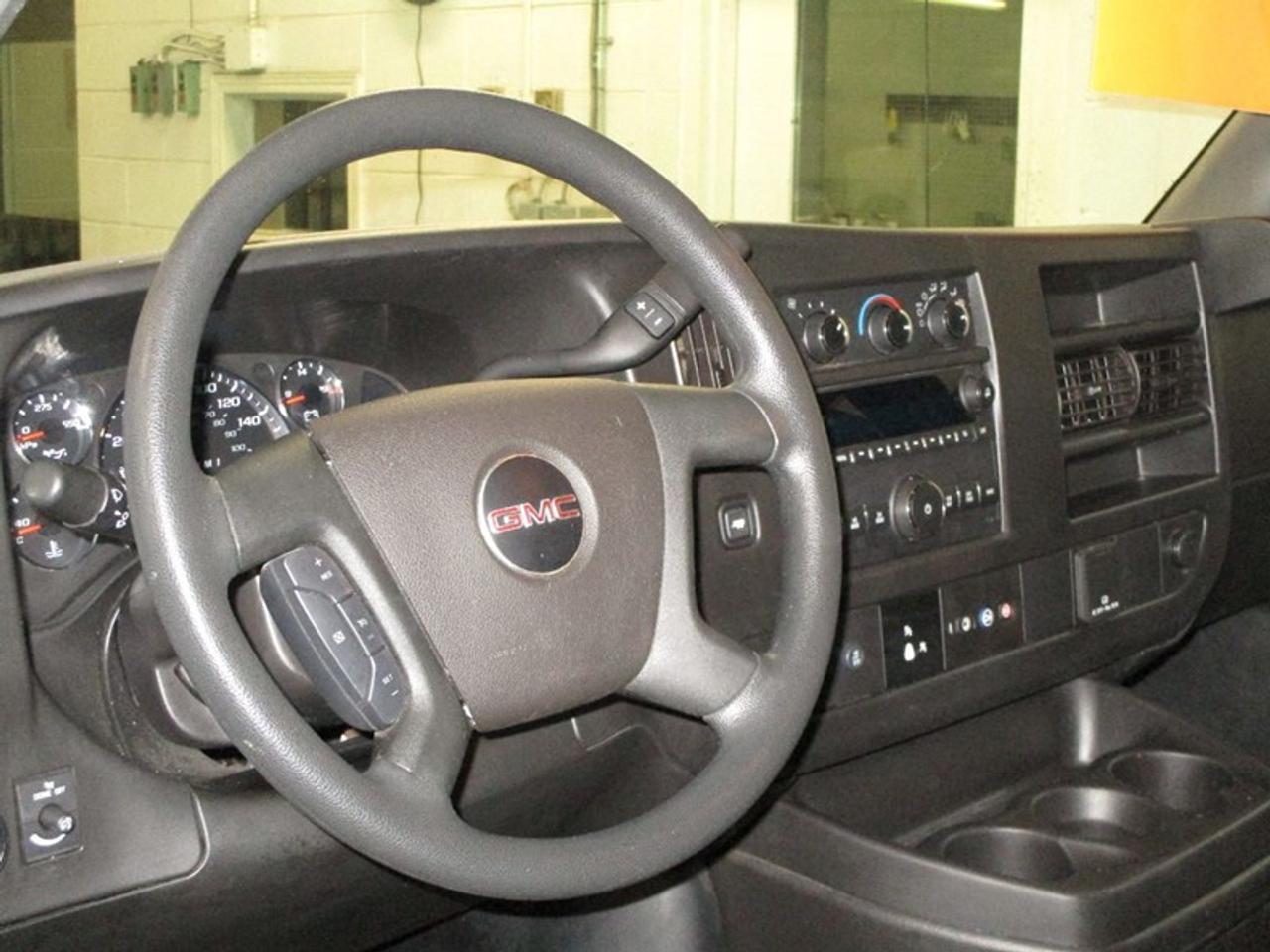 2020 GMC Savana G2500 Photo