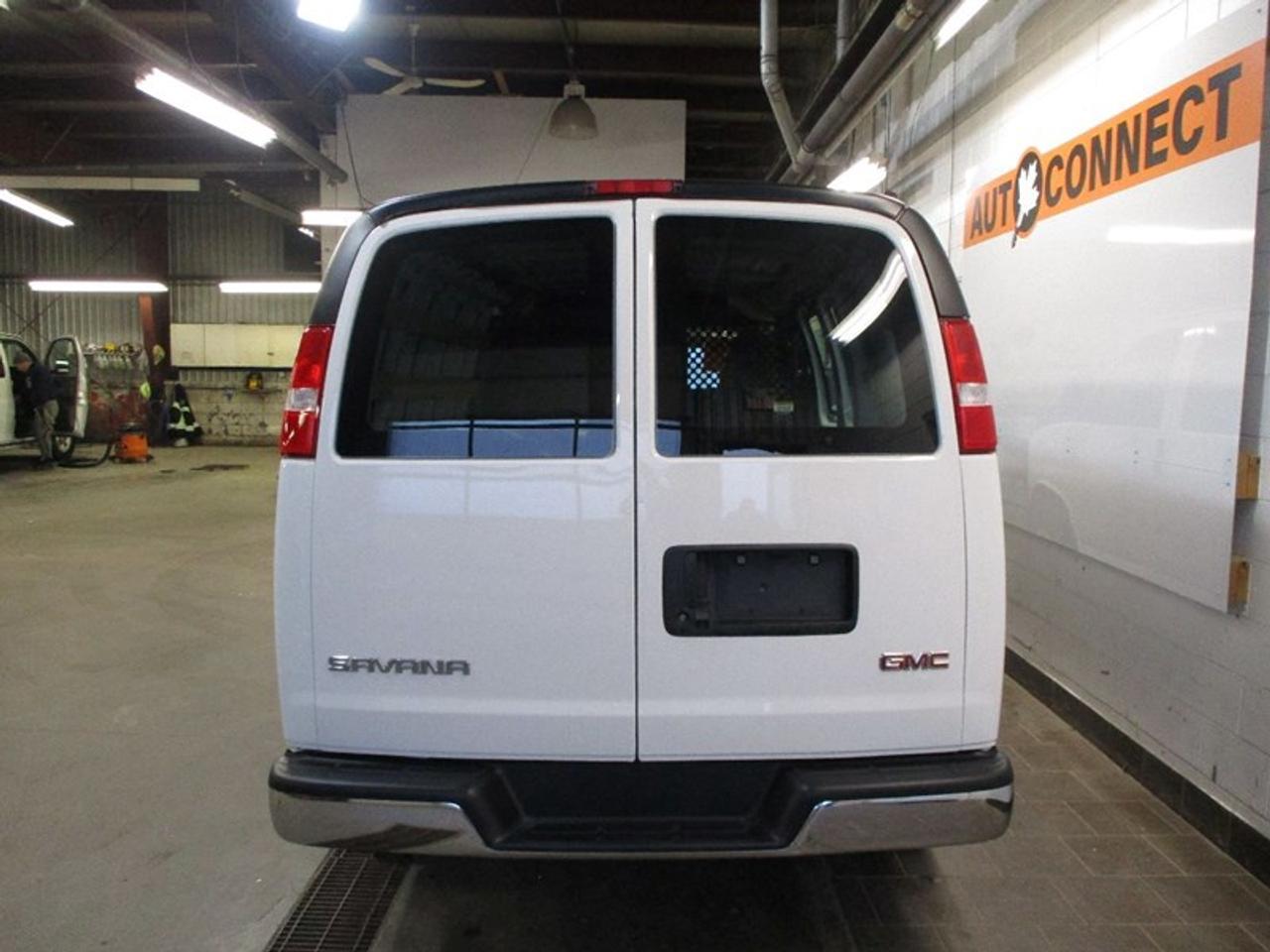 2020 GMC Savana G2500 Photo