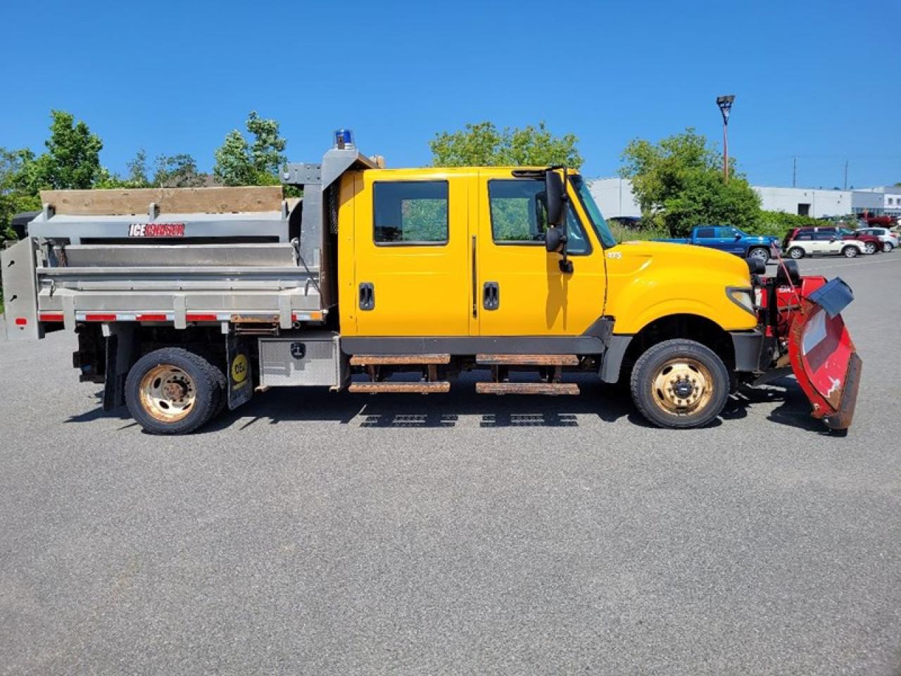 2015 International TerraStar Crew Cab 4X4 Photo