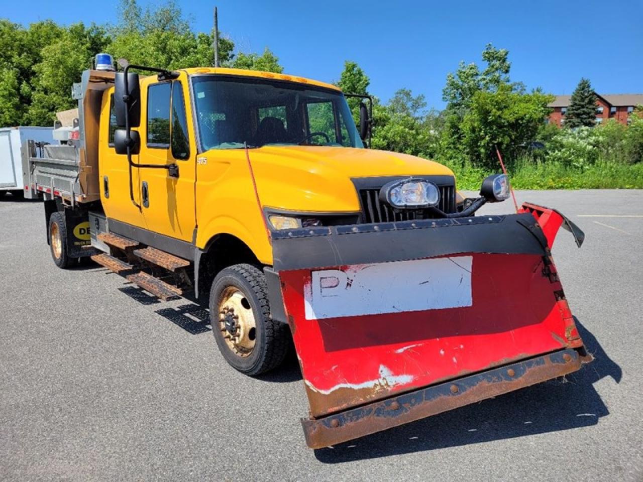 2015 International TerraStar Crew Cab 4X4 Photo