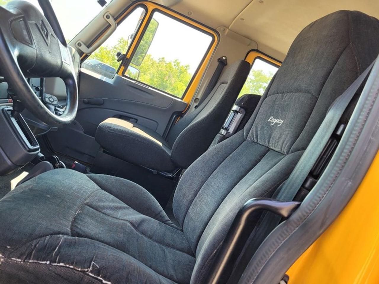 2015 International TerraStar Crew Cab 4X4 Photo