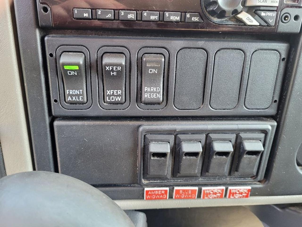 2015 International TerraStar Crew Cab 4X4 Photo