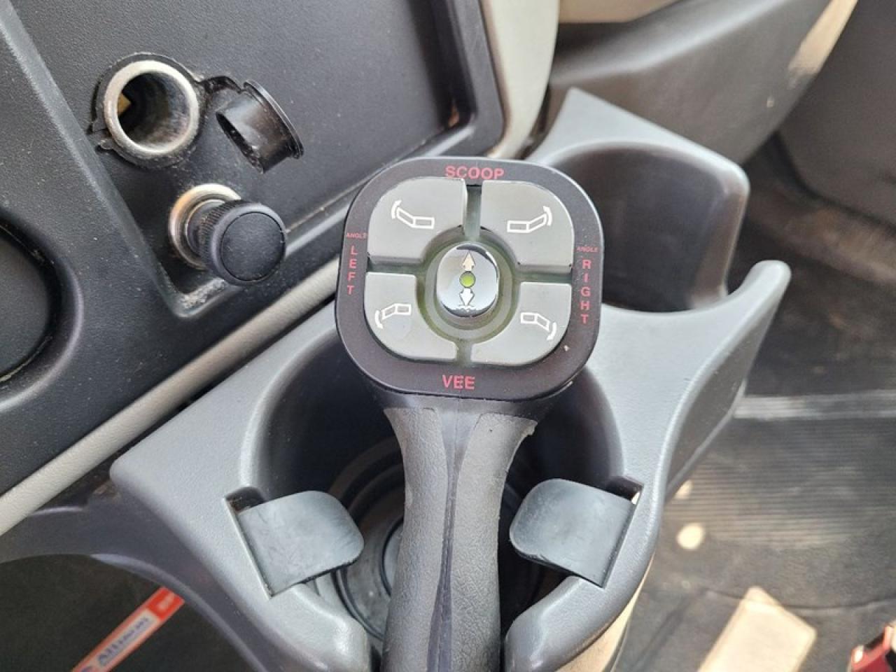 2015 International TerraStar Crew Cab 4X4 Photo