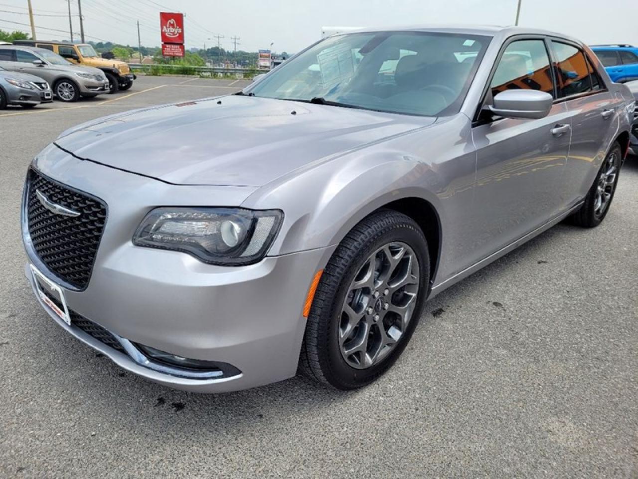 2018 Chrysler 300 S AWD Photo3