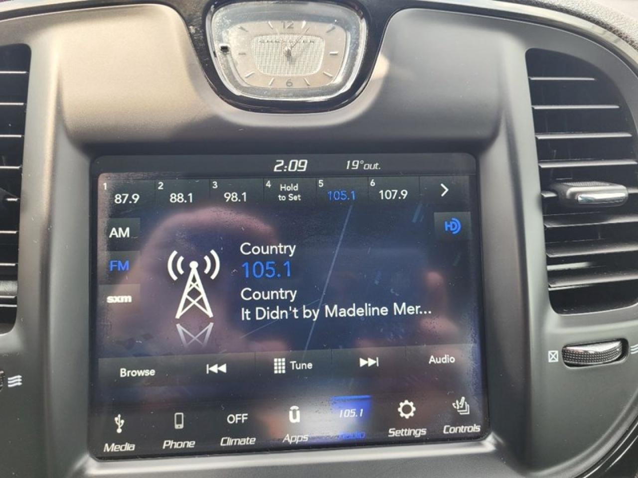 2018 Chrysler 300 S AWD Photo