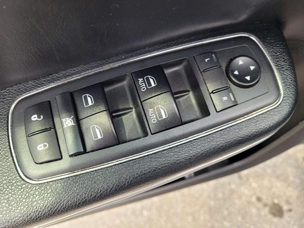2018 Chrysler 300 S AWD Photo