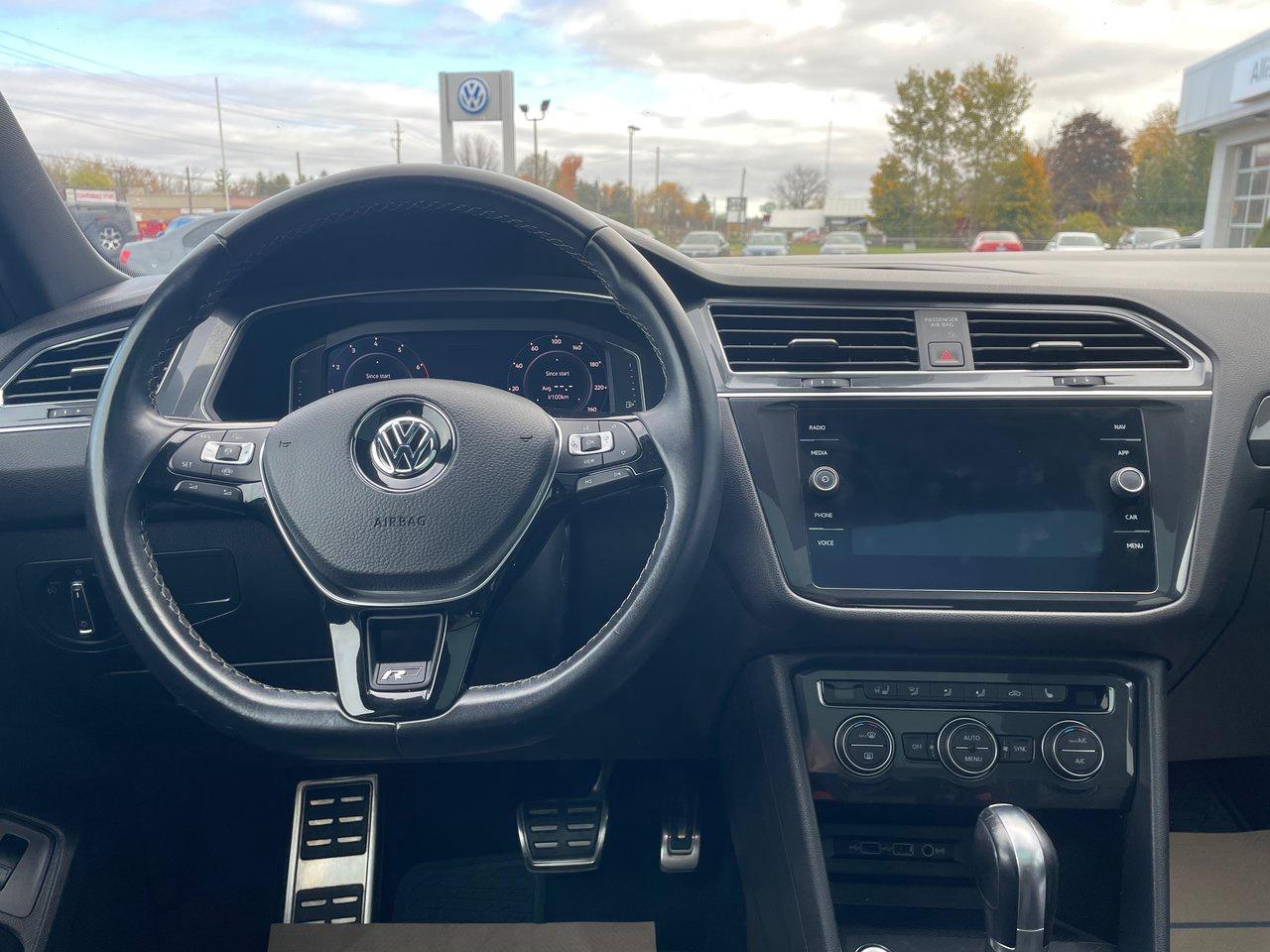 2019 Volkswagen Tiguan Highline 2.0T 8sp at w/Tip 4M Photo