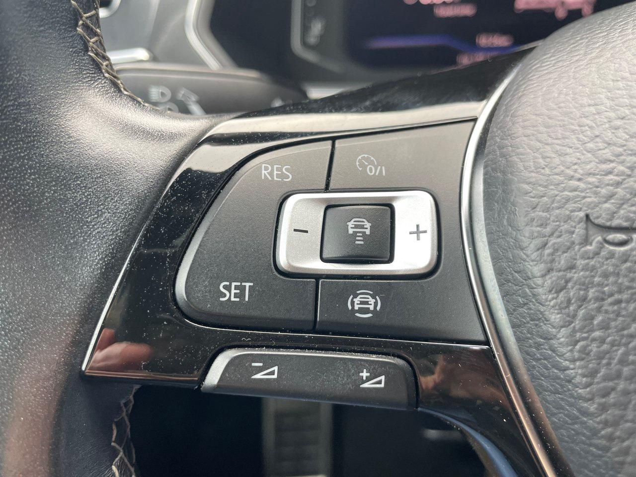 2019 Volkswagen Tiguan Highline 2.0T 8sp at w/Tip 4M Photo