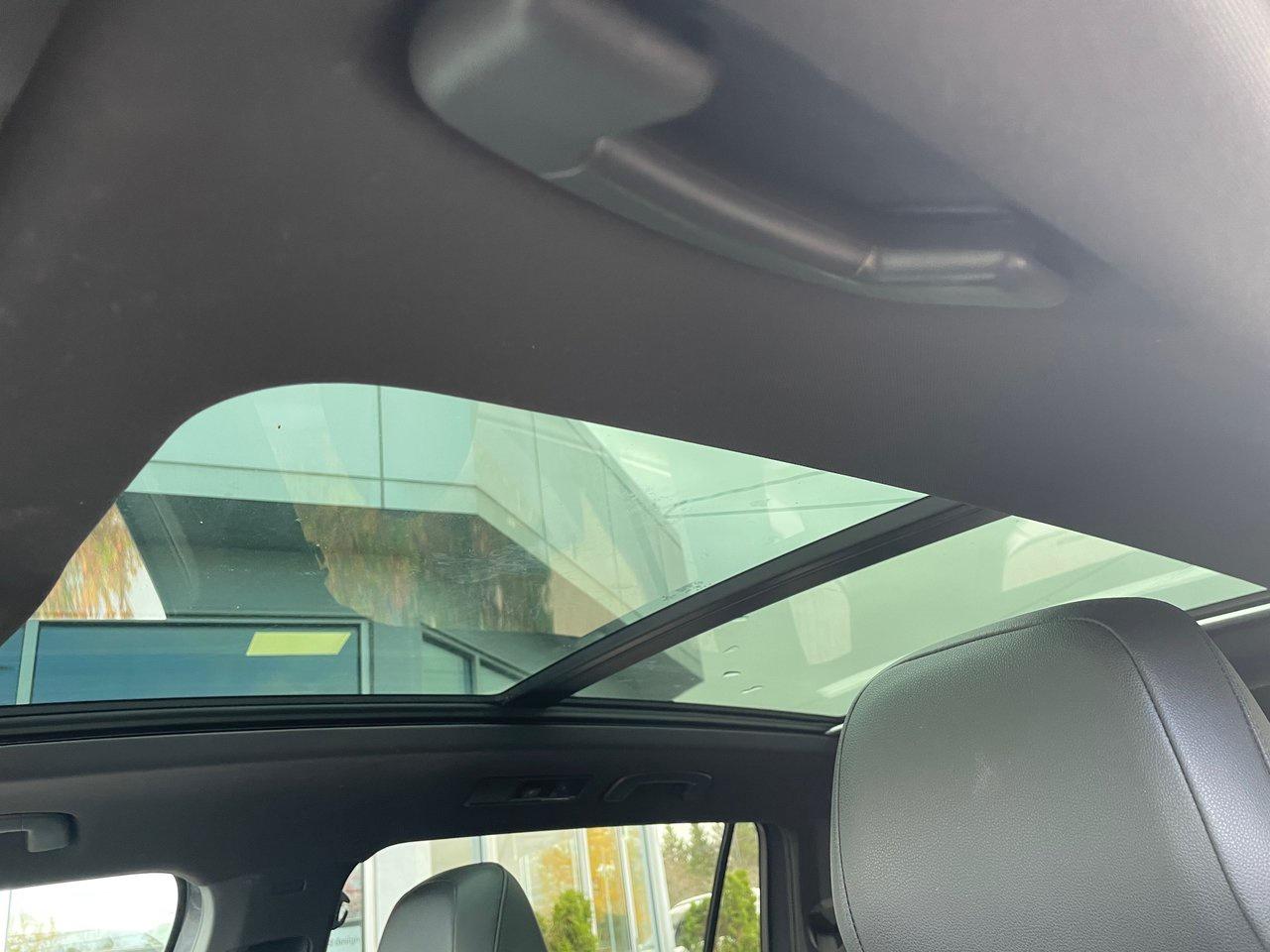 2019 Volkswagen Tiguan Highline 2.0T 8sp at w/Tip 4M Photo