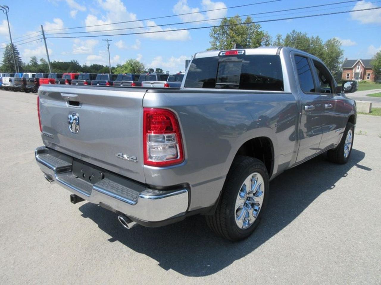2022 RAM 1500 Crew Cab Big Horn 4X4 Photo2