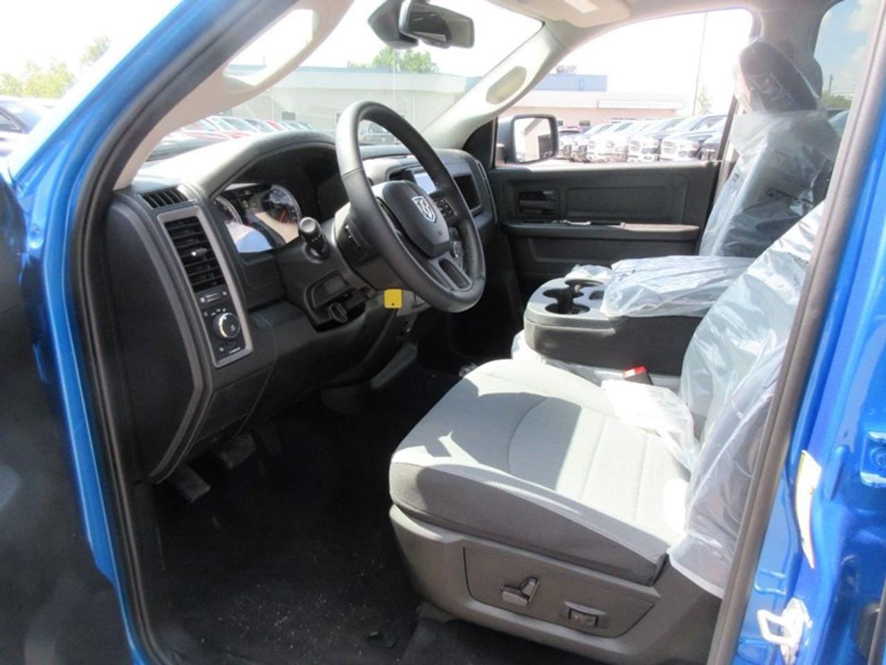 2022 RAM 1500 Classic NIGHT EDITION CREW CAB Photo