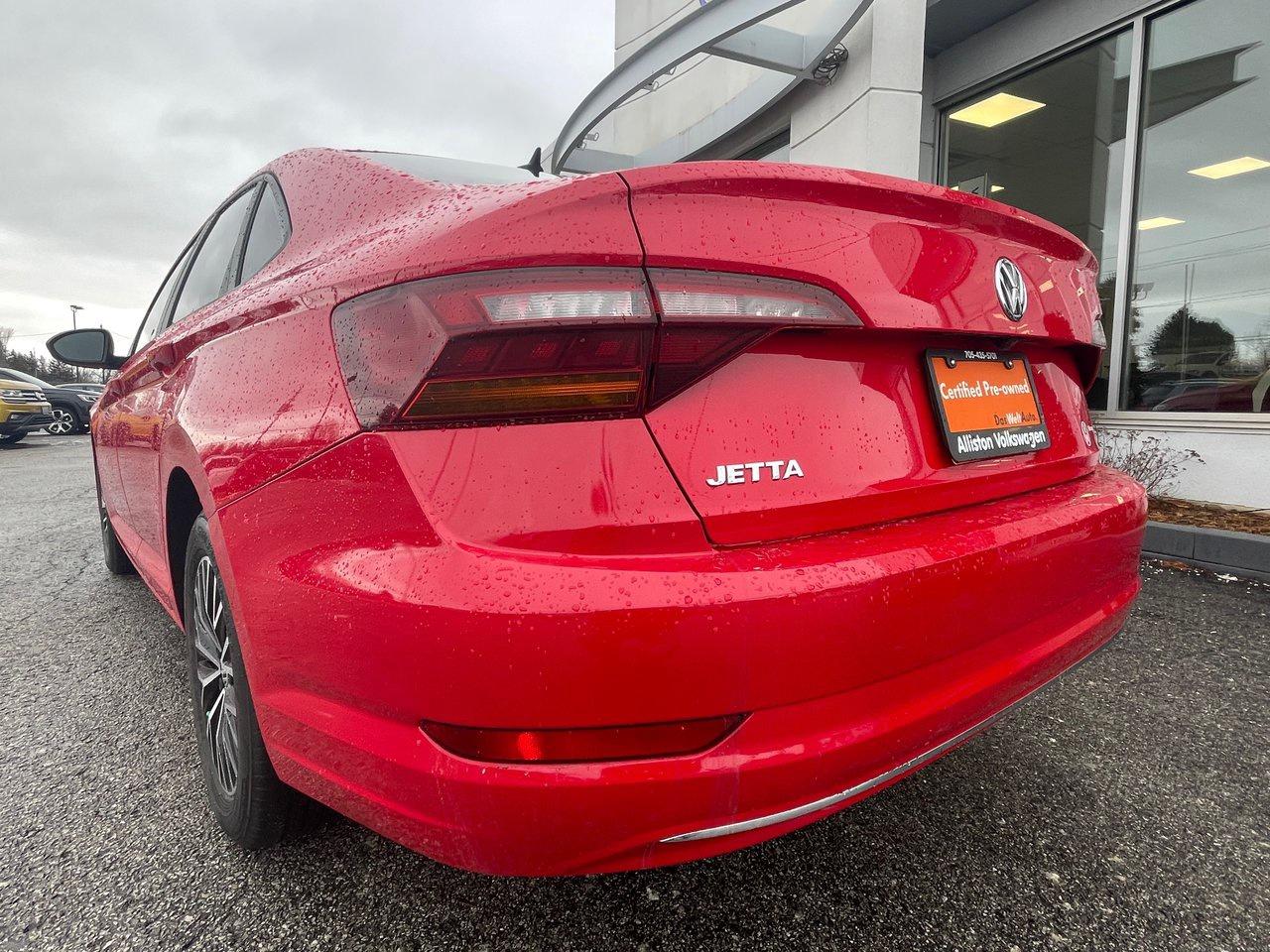 2019 Volkswagen Jetta Highline 1.4T 8sp at w/Tip Photo2