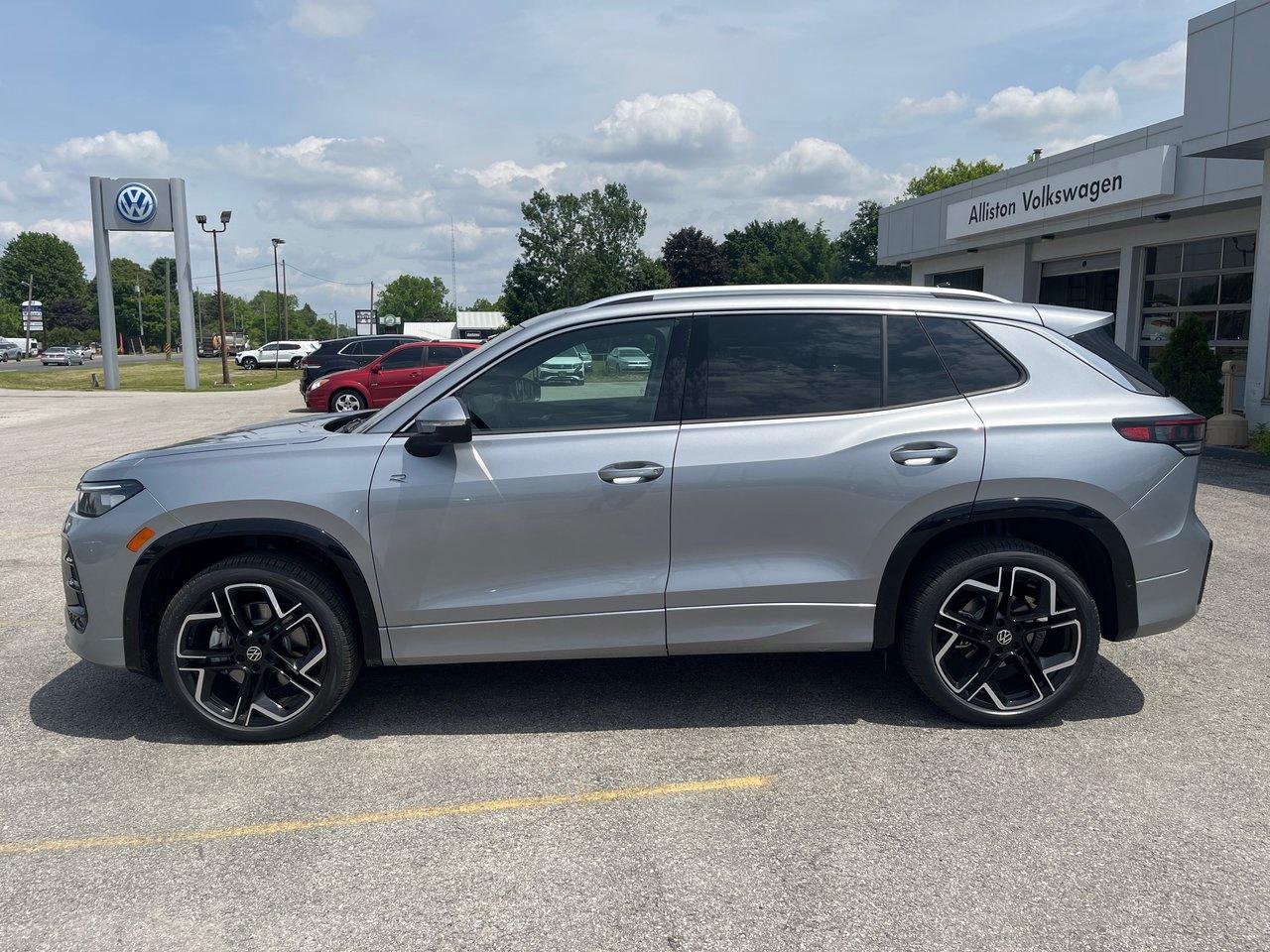 2025 Volkswagen Tiguan HIGHLINE R-LINE 4MOTION Photo4