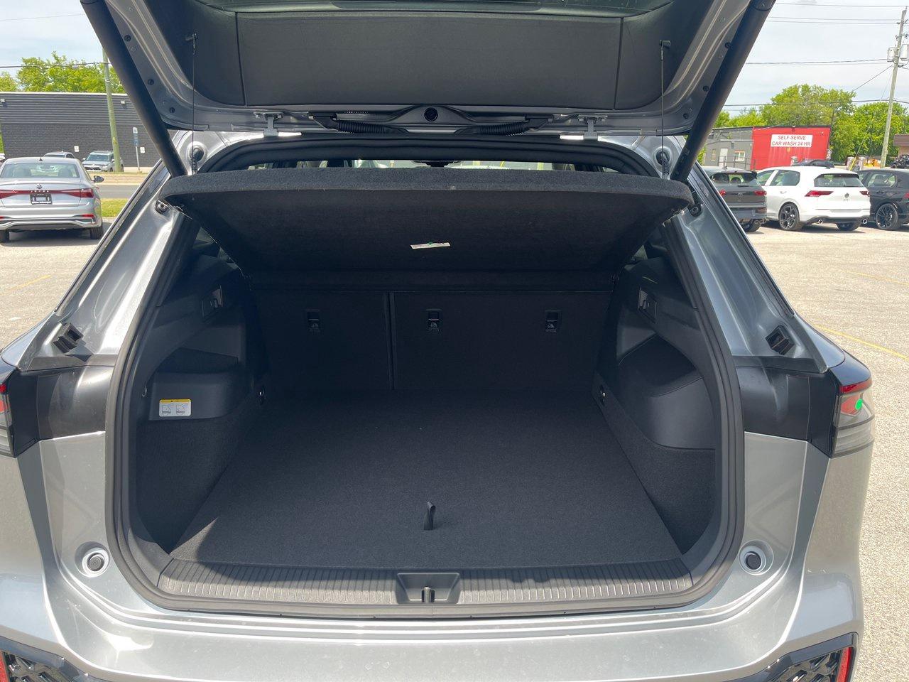 2025 Volkswagen Tiguan HIGHLINE R-LINE 4MOTION Photo