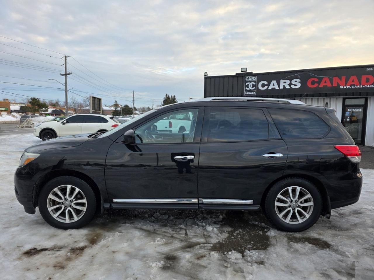 2015 Nissan Pathfinder **CERTIFIED** S AWD Photo2