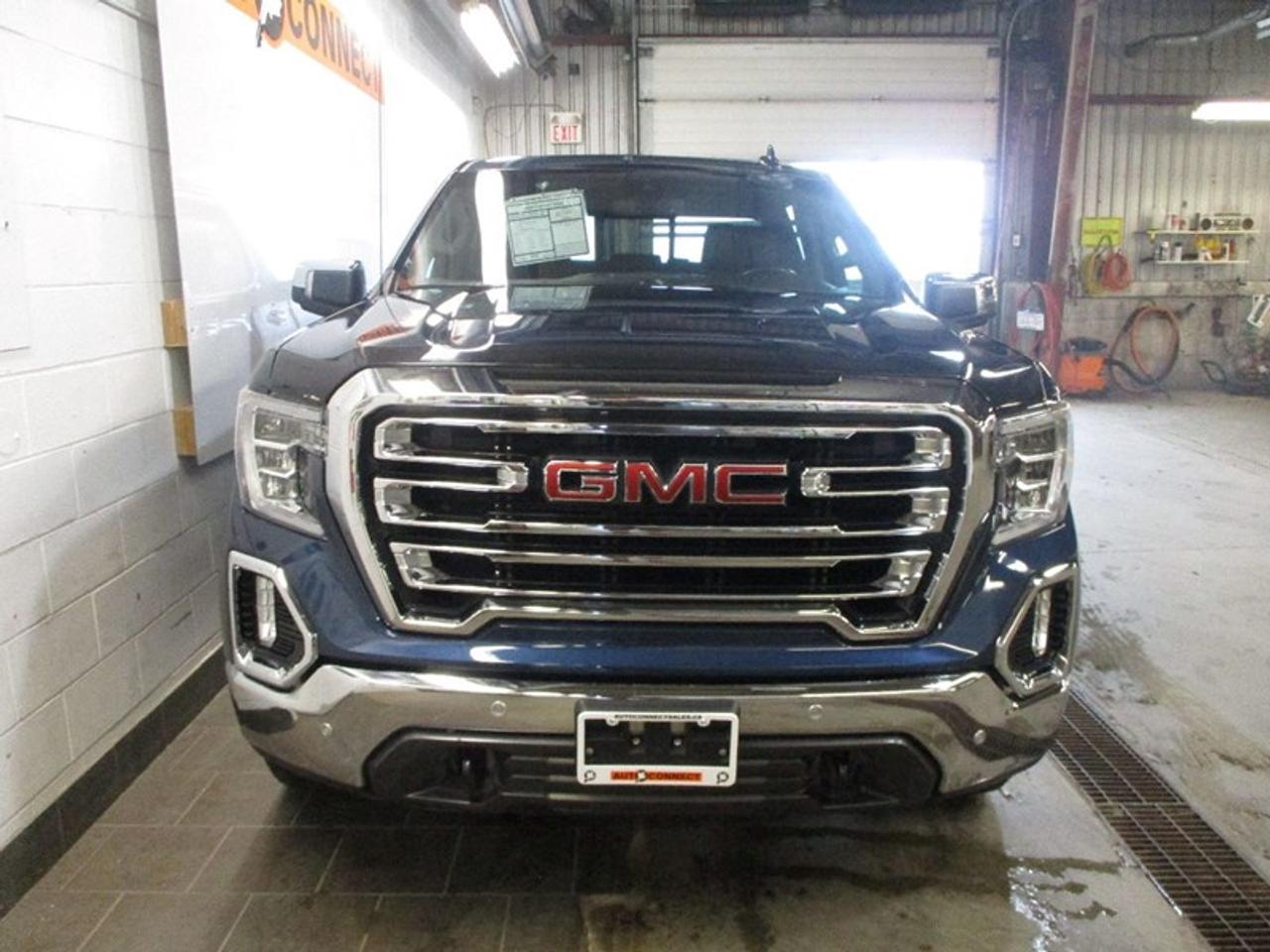 2020 GMC Sierra 1500 SLT  4X4 Photo