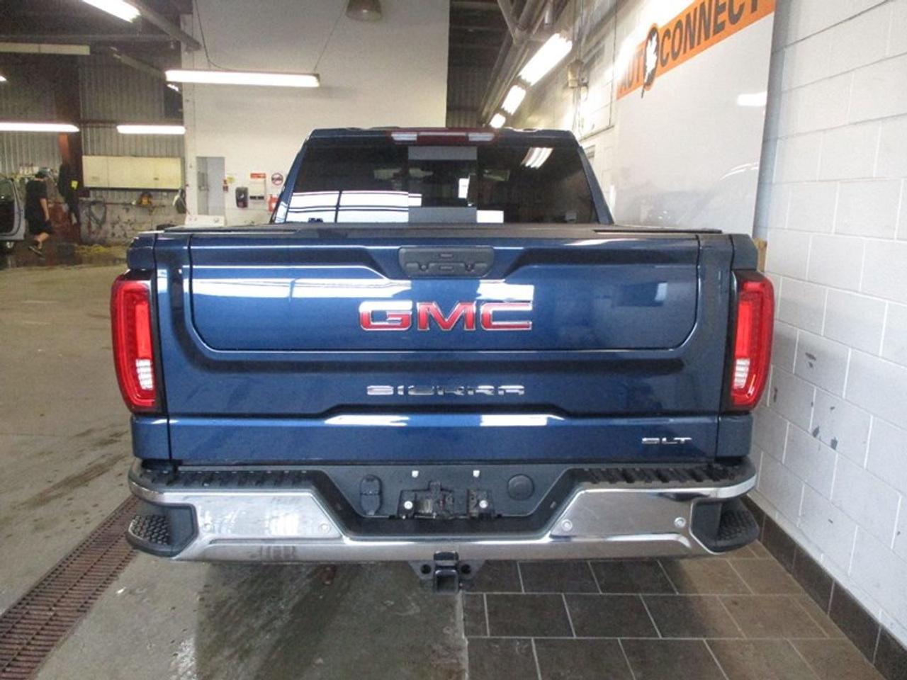 2020 GMC Sierra 1500 SLT  4X4 Photo
