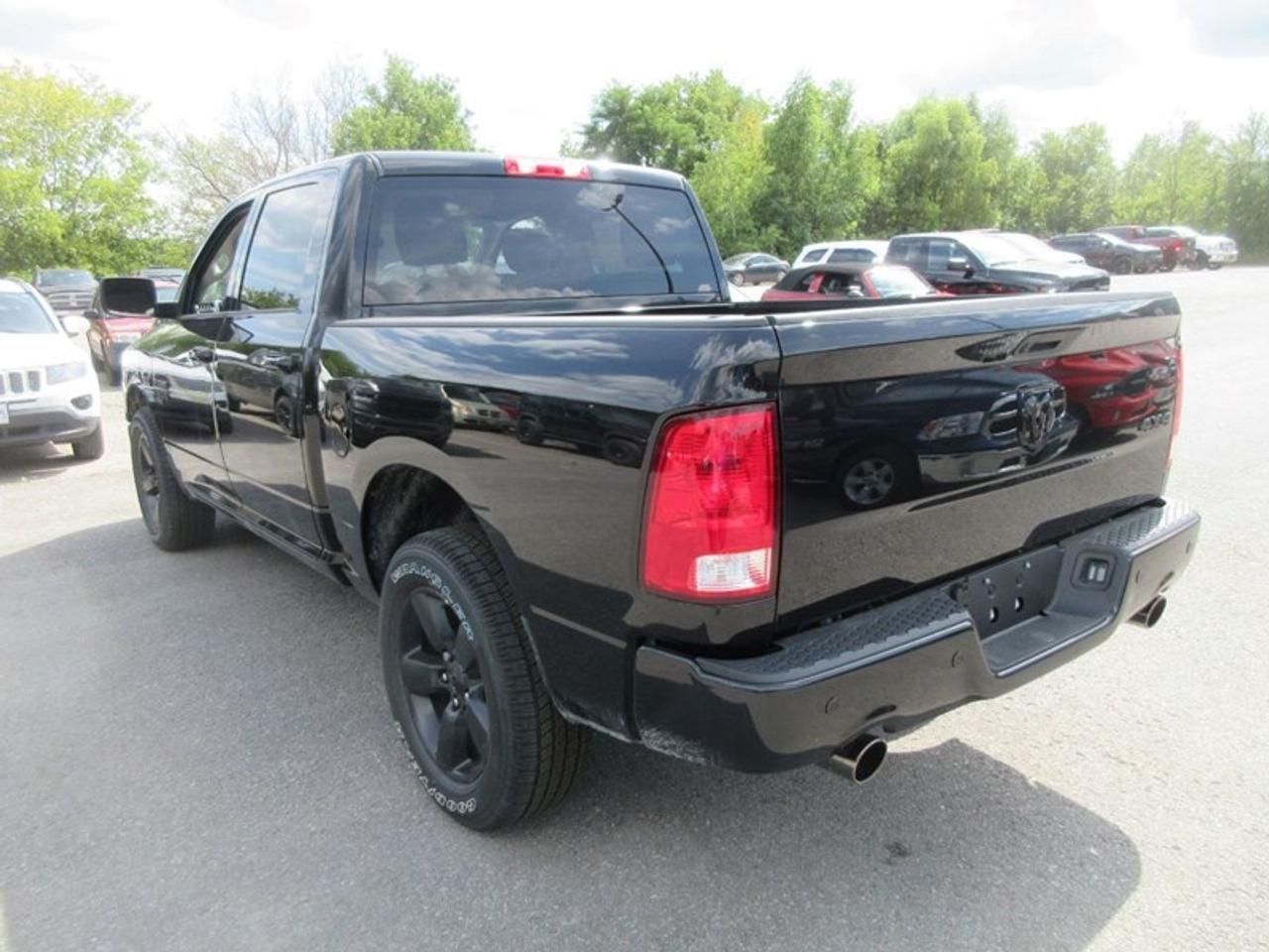 2022 RAM 1500 Classic SLT  Crew Cab Photo5