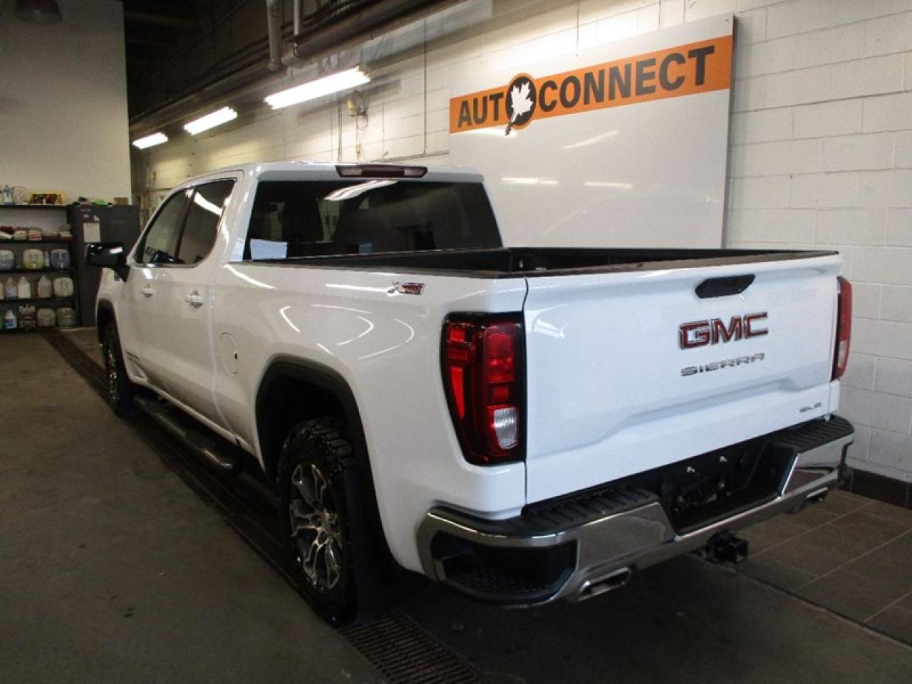 2021 GMC Sierra 1500 SLE CREW CAB Photo2