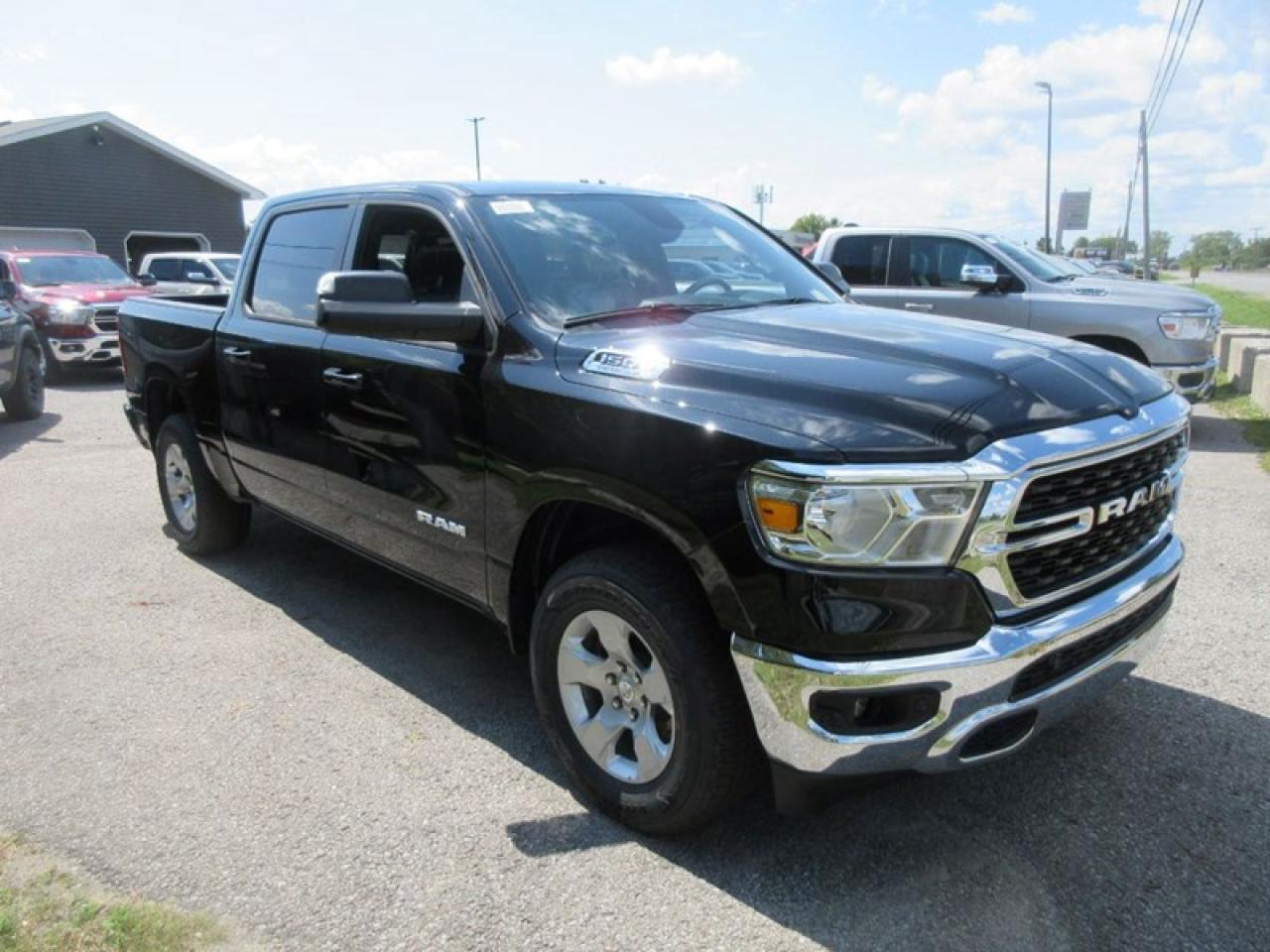 2022 RAM 1500 Crew Cab Big Horn 4X4 Photo3