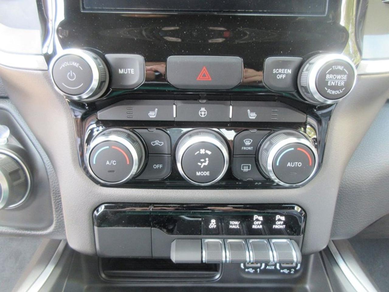 2022 RAM 1500 Crew Cab Big Horn 4X4 Photo