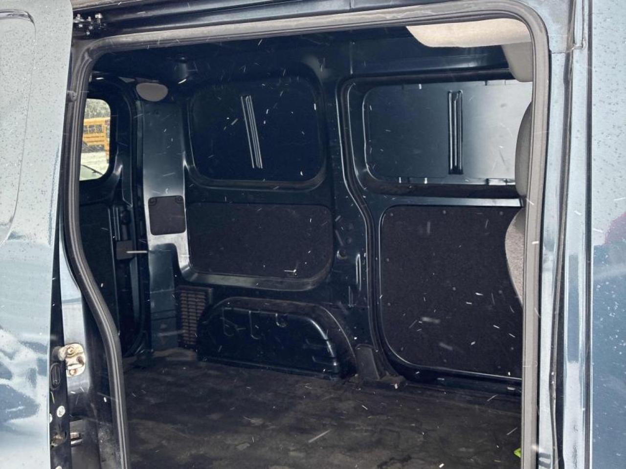 2016 Nissan NV200 **CERTIFIED** FREE 2 YEAR UNLIMITED KM WARRANTY Photo