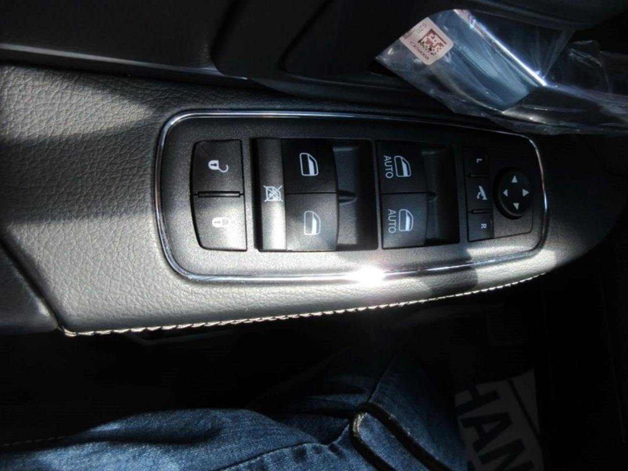 2022 RAM 1500 Classic NIGHT EDITION CREW CAB Photo