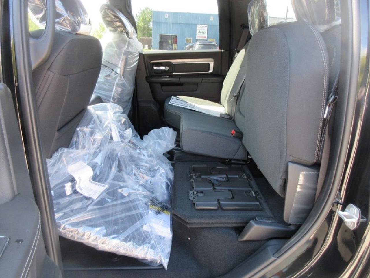 2022 RAM 1500 Classic NIGHT EDITION CREW CAB Photo