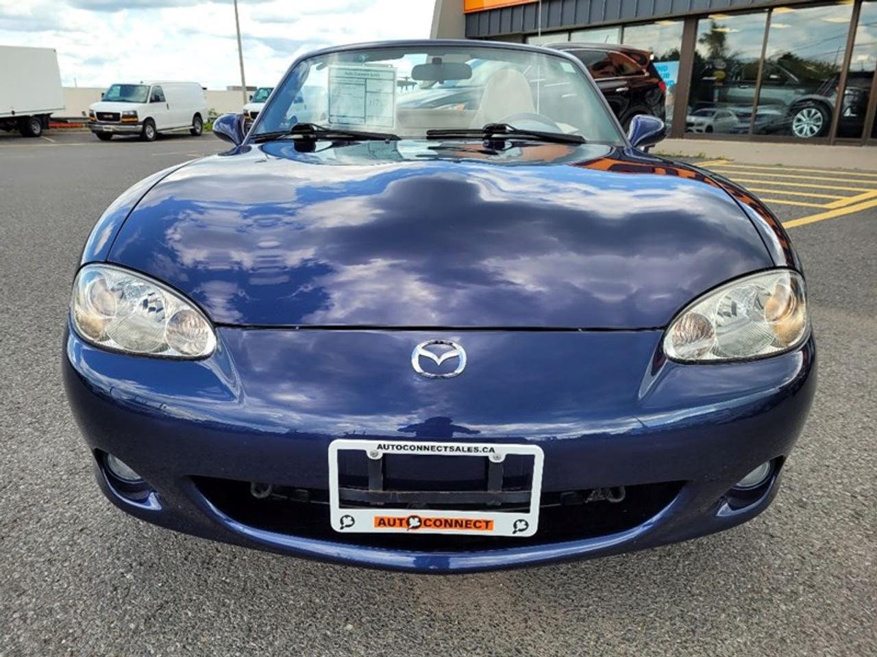 2003 Mazda MX-5 Miata Convertible Photo2