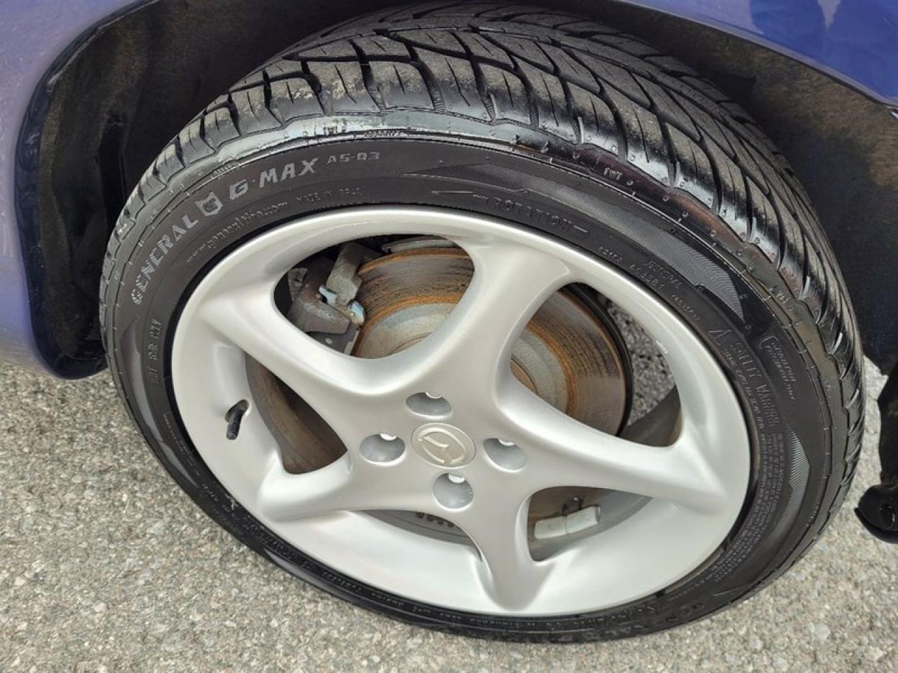 2003 Mazda MX-5 Miata Convertible Photo