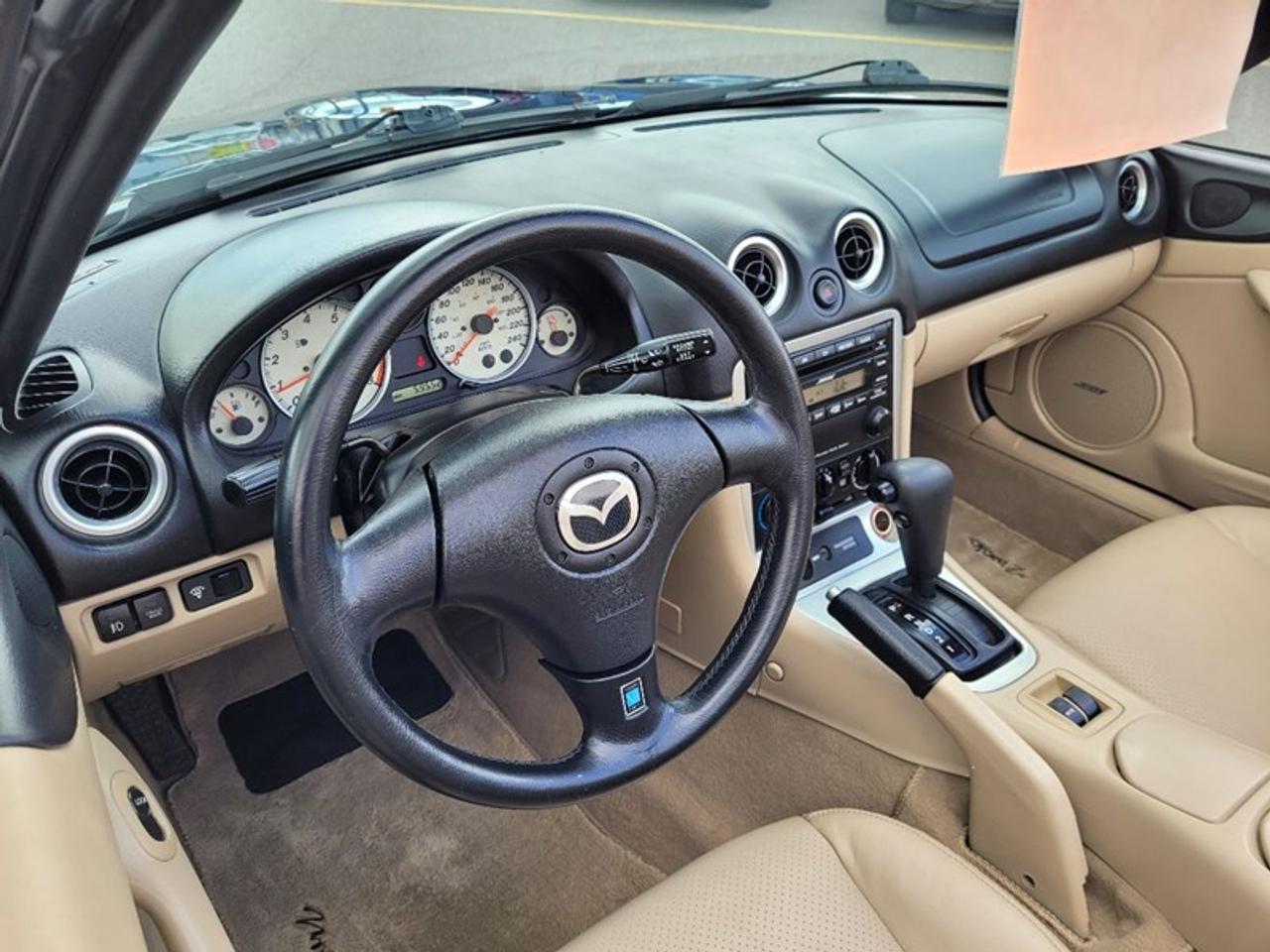 2003 Mazda MX-5 Miata Convertible Photo