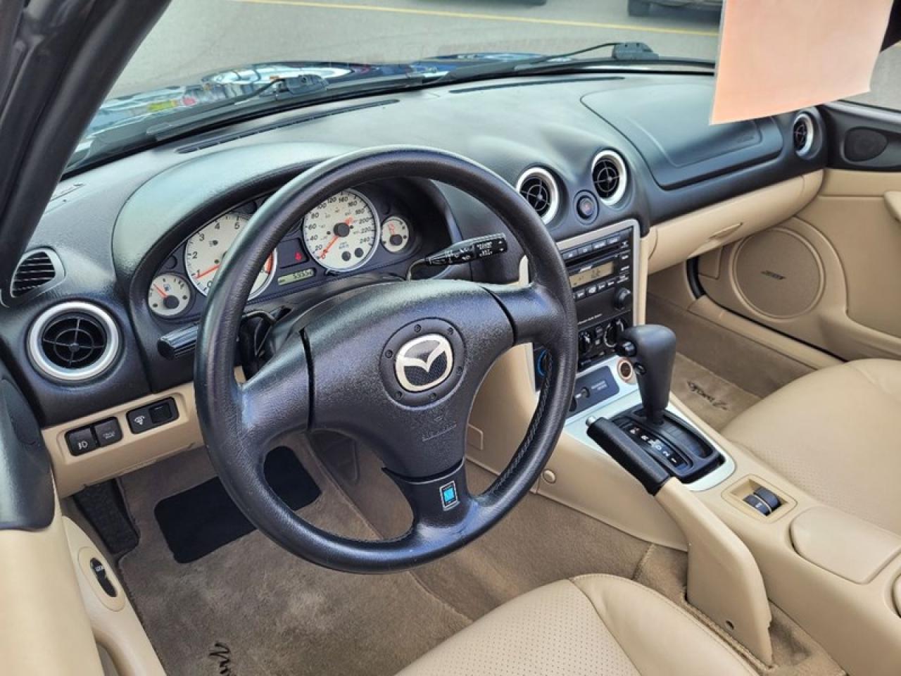 2003 Mazda MX-5 Miata Convertible Photo