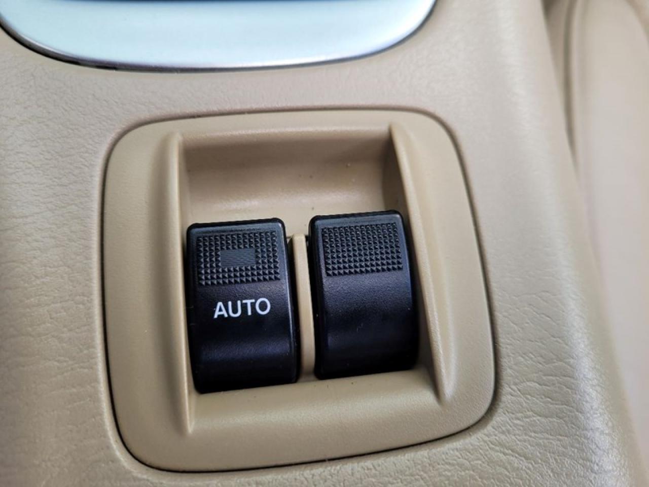 2003 Mazda MX-5 Miata Convertible Photo