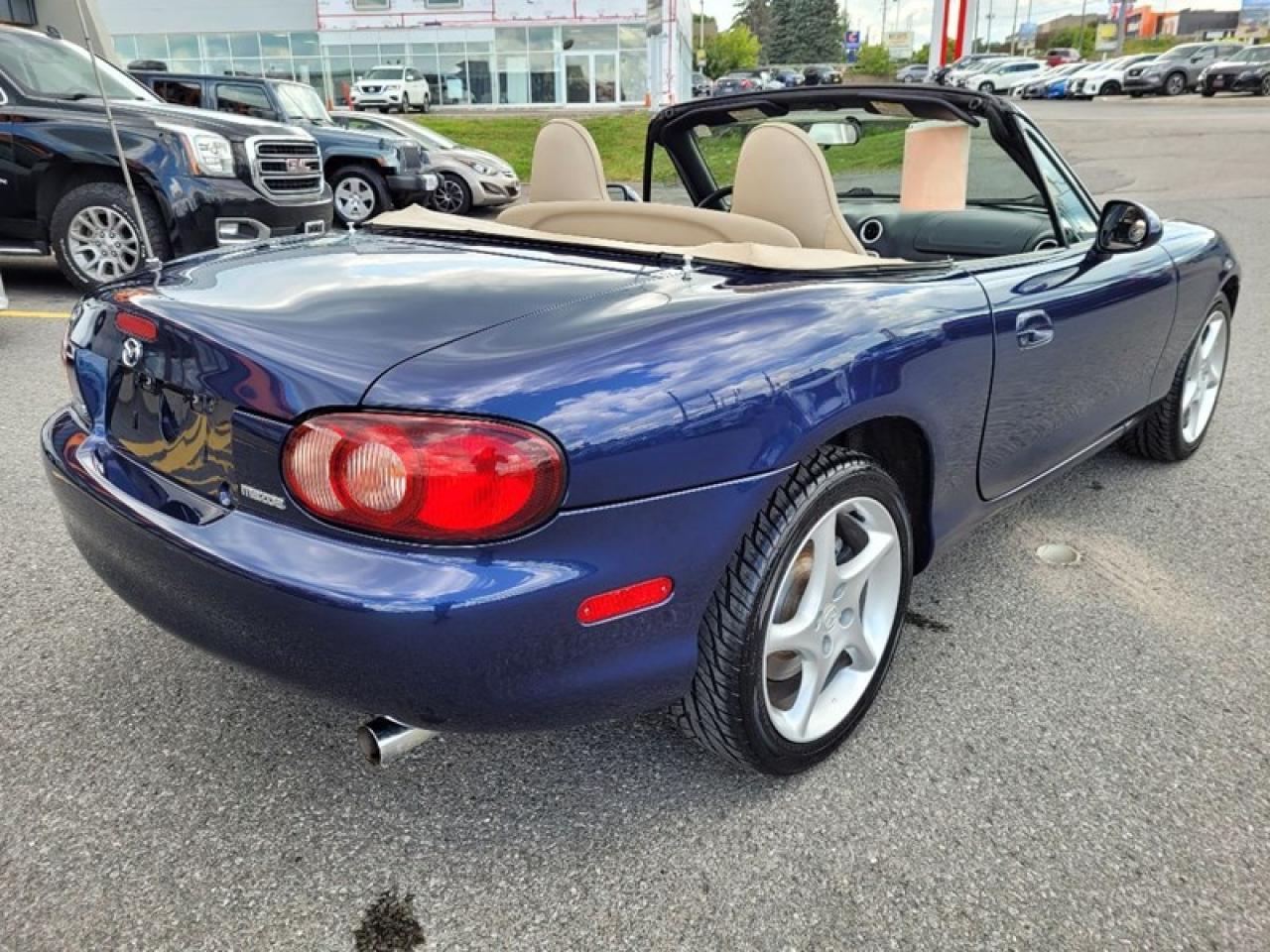 2003 Mazda MX-5 Miata Convertible Photo