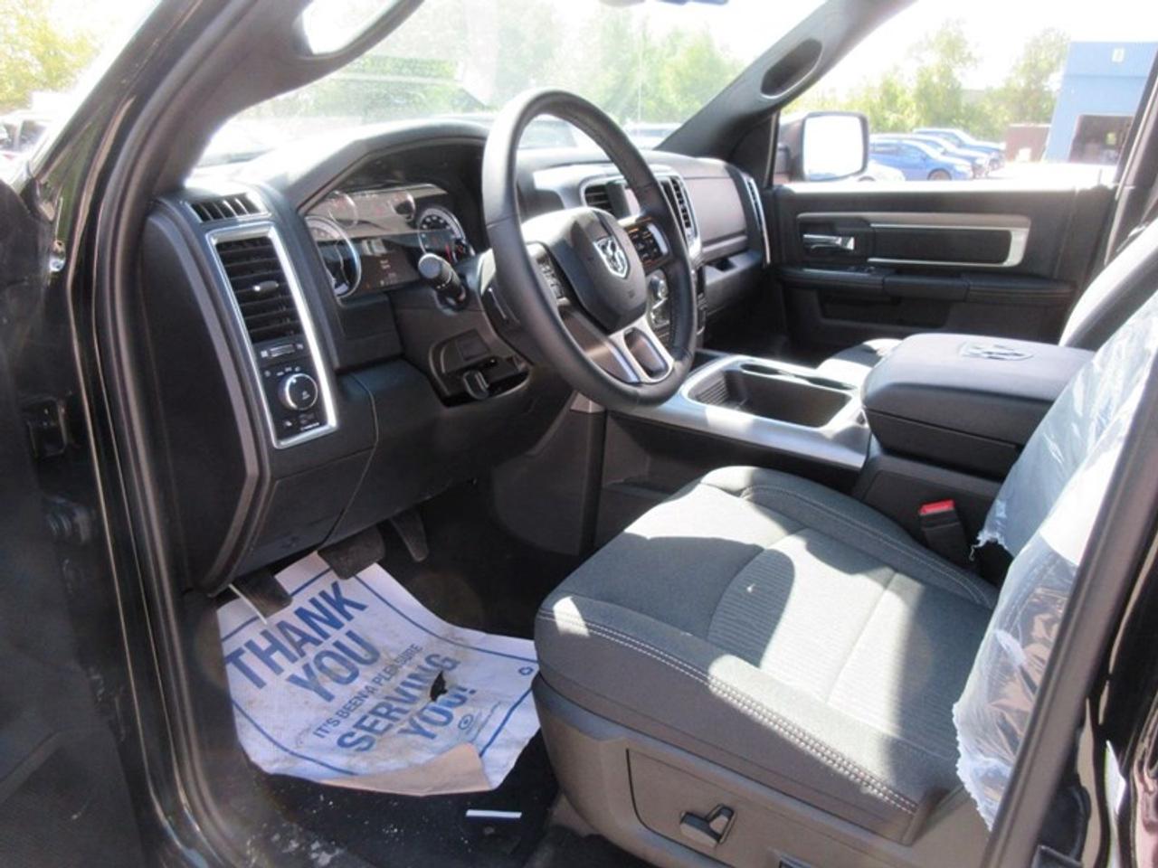 2022 RAM 1500 Classic Warlock Crew Cab Photo4