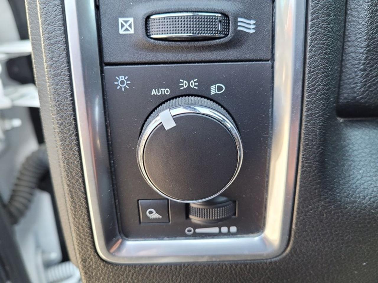 2021 RAM 1500 Classic Warlock 4WD Photo
