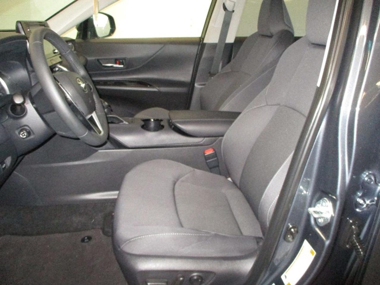 2022 Toyota Venza LE HYBRID Photo