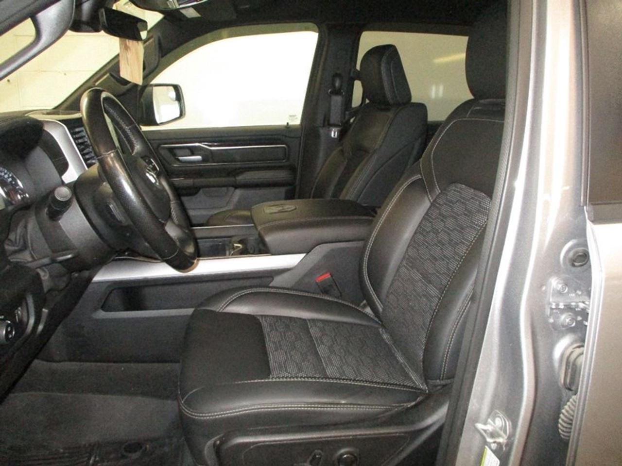 2022 RAM 1500 SPORT 4x4 Photo3