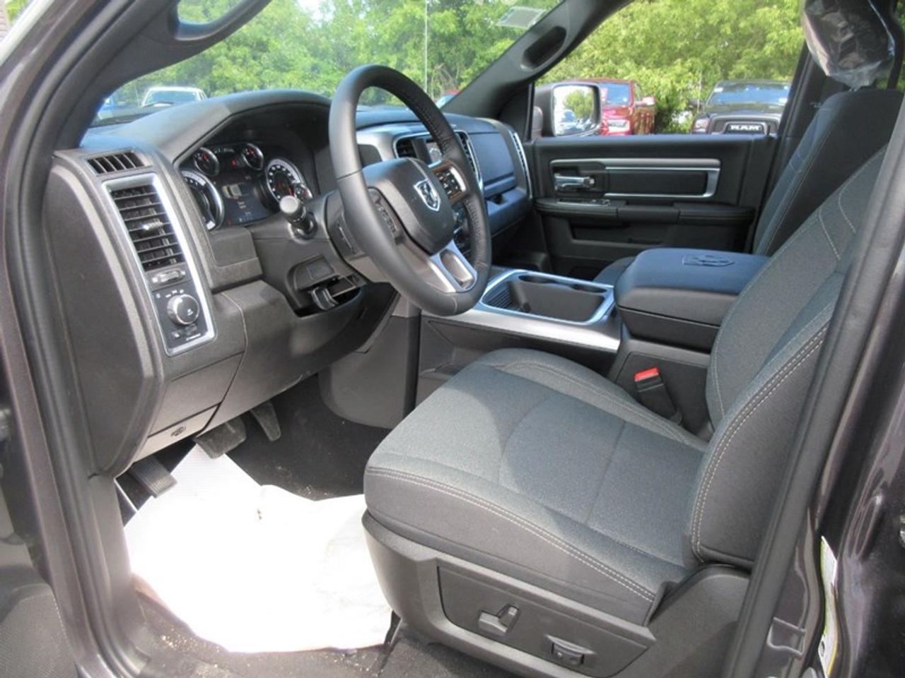 2022 RAM 1500 Classic Warlock Crew Cab Photo