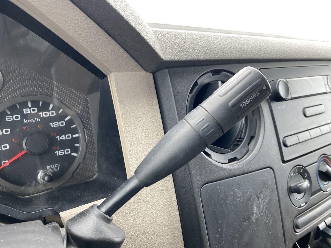 2008 Ford F-450 Super Duty Chassis XL Regular Cab 165 RWD Photo