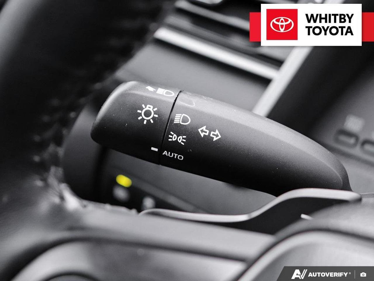 2022 Toyota Camry Hybrid SE 2.5L Photo