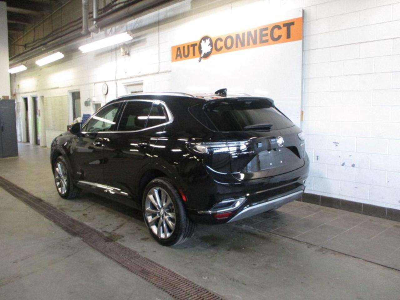 2022 Buick Envision AWD Photo2