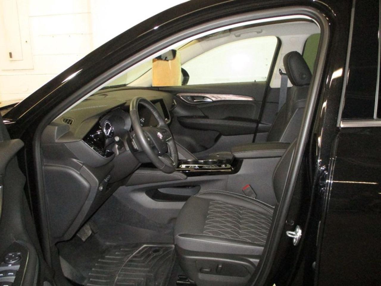 2022 Buick Envision AWD Photo3