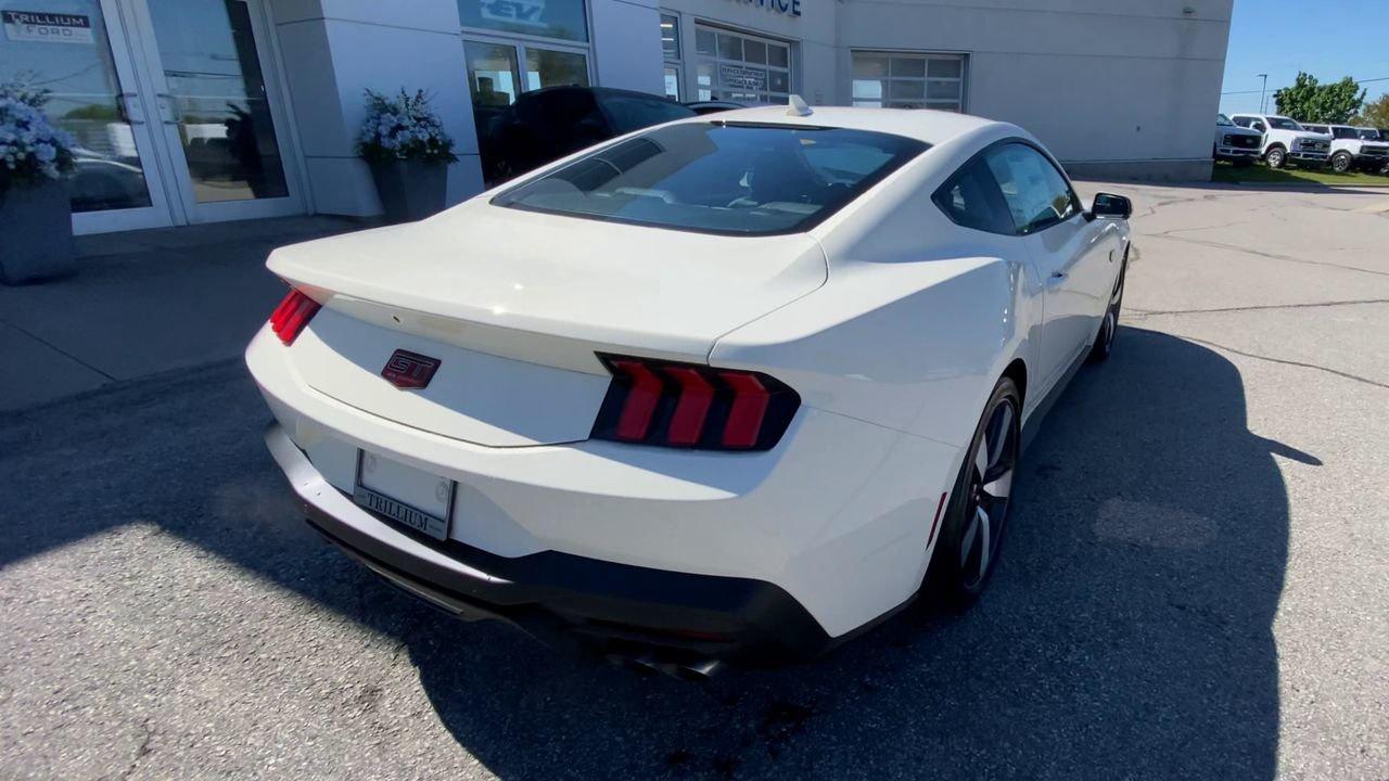2025 Ford Mustang Fastback GT PREMIUM Photo