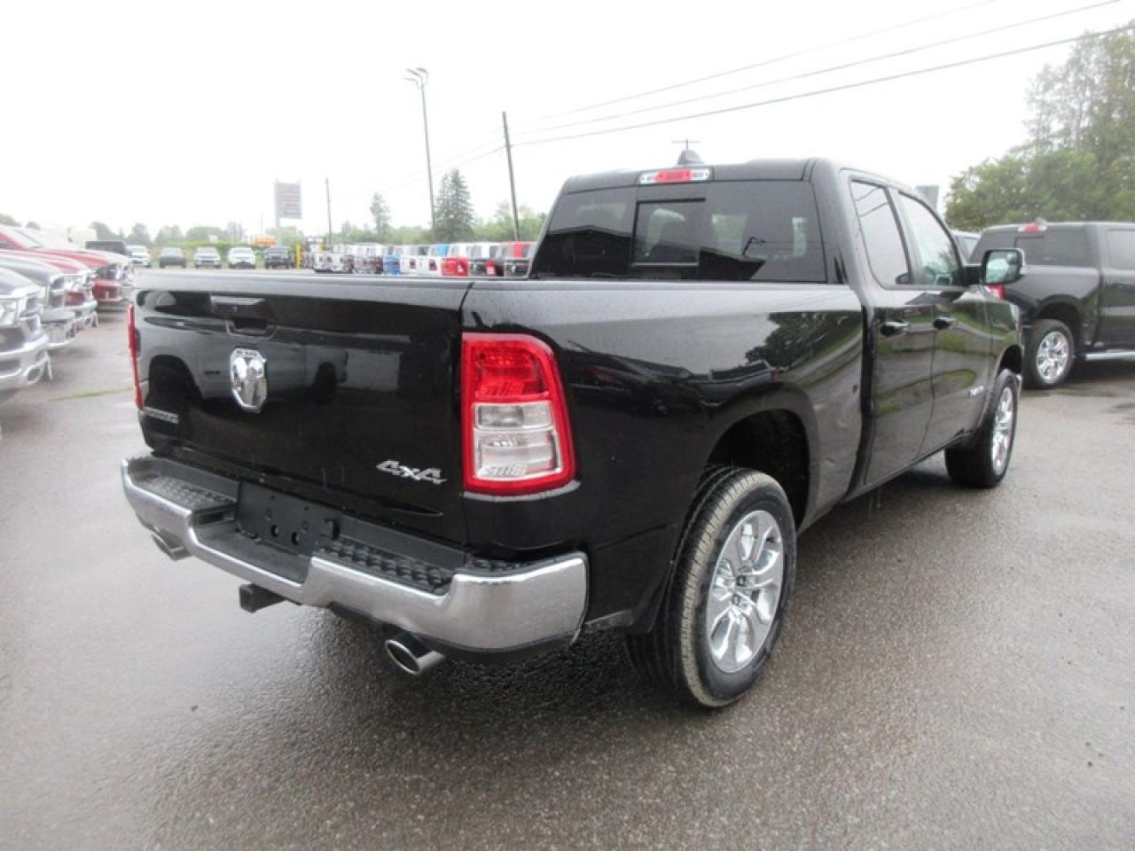2022 RAM 1500 Crew Cab Big Horn 4X4 Photo2