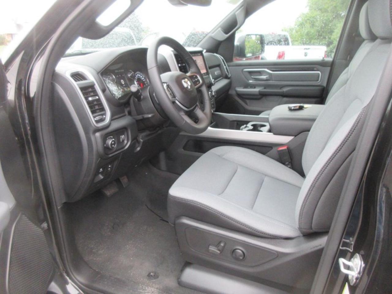 2022 RAM 1500 Crew Cab Big Horn 4X4 Photo