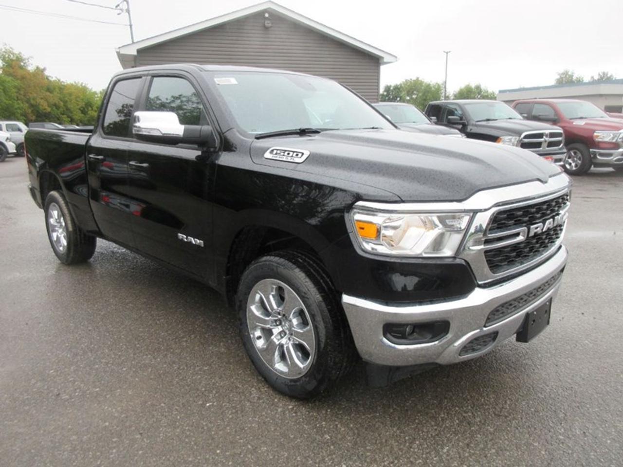 2022 RAM 1500 Crew Cab Big Horn 4X4 Photo3